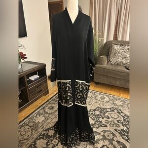 Elegant Black and gold pleaded abaya